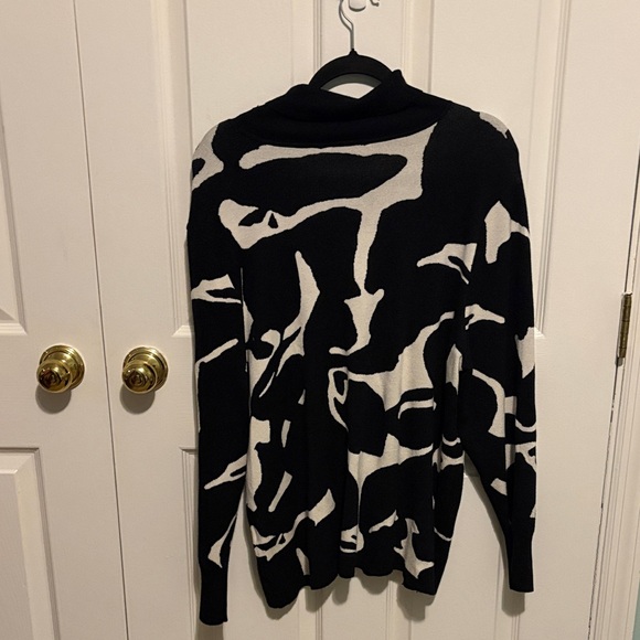 Chico's Monochrome Abstract Turtleneck Sweater - Picture 3 of 4
